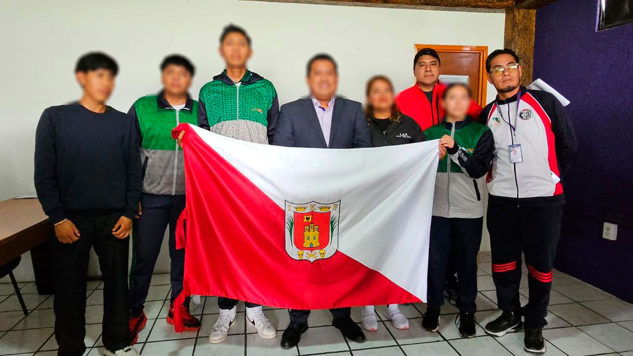 Abanderan a tlaxcaltecas que competirán en el XXI Encuentro Nacional Deportivo Cecyte 2025