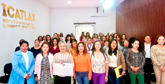 Icatlax realiza curso-taller en Liderazgo Femenino para la Transformación Comunitaria