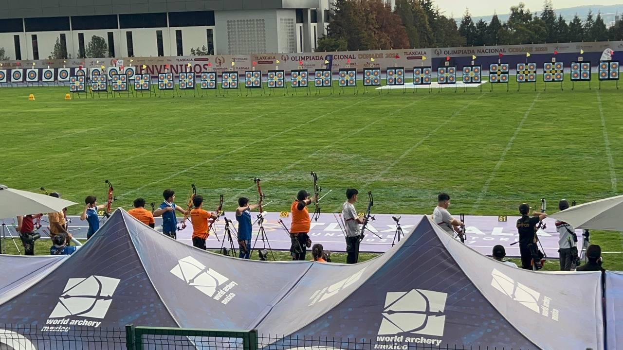 Ni la lluvia detiene a los mejores atletas de tiro con arco, en el mejor escenario para la Olimpiada Nacional 2025