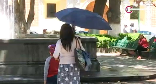 Tlaxcaltecas mantienen medidas preventivas para evitar golpes de calor 