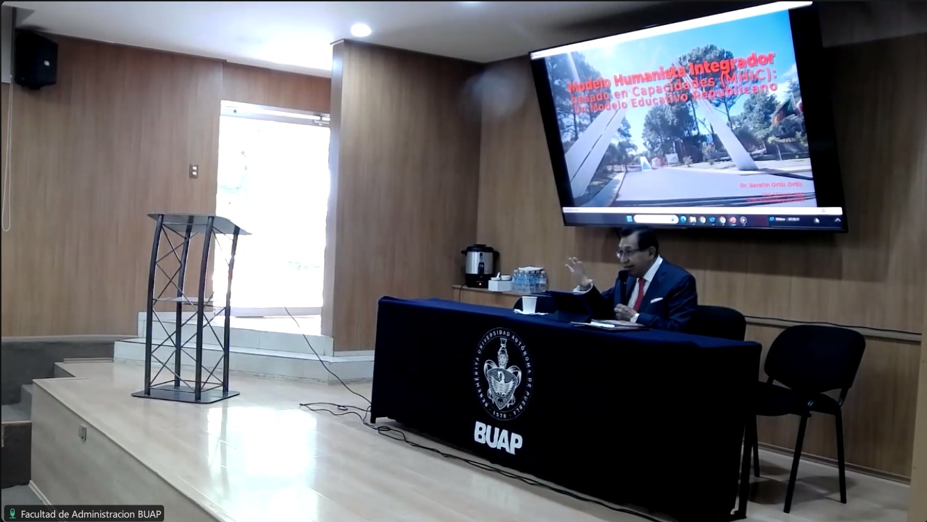 Destacó Rector de la UATX modelo humanista ante estudiantes de la BUAP