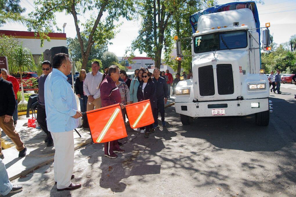 La UATx donó más de 26 mil víveres a damnificados en Huauchinango, Puebla
