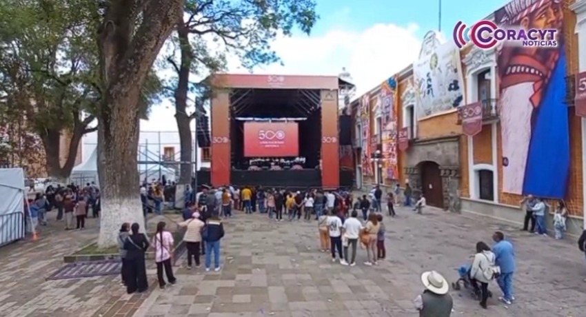 El Coro de Voces Yumhu llenó de orgullo la Plaza de la Constitución