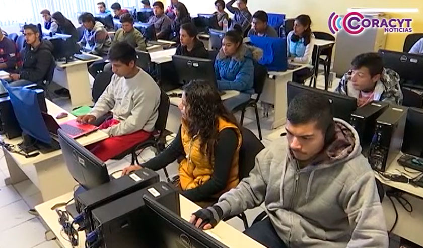 Jóvenes con discapacidad pueden concluir sus estudios de bachillerato en el CAED