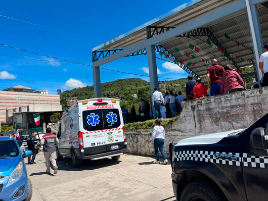 Atienden servicios de emergencia a personas lesionadas con pirotecnia en Panotla