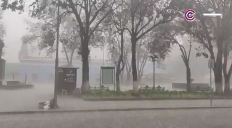 Atienden autoridades afectaciones por lluvia y granizada en Tlaxcala 