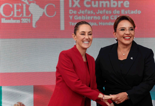 Sheinbaum llega al Banco Central de Honduras; es recibida por Xiomara Castro