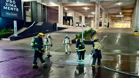 Evacúan zona comercial de Culiacán por derrame de químico tóxico