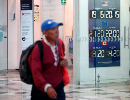 Peso avanza; mercados, atentos a resultados de la reunión EU-Rusia