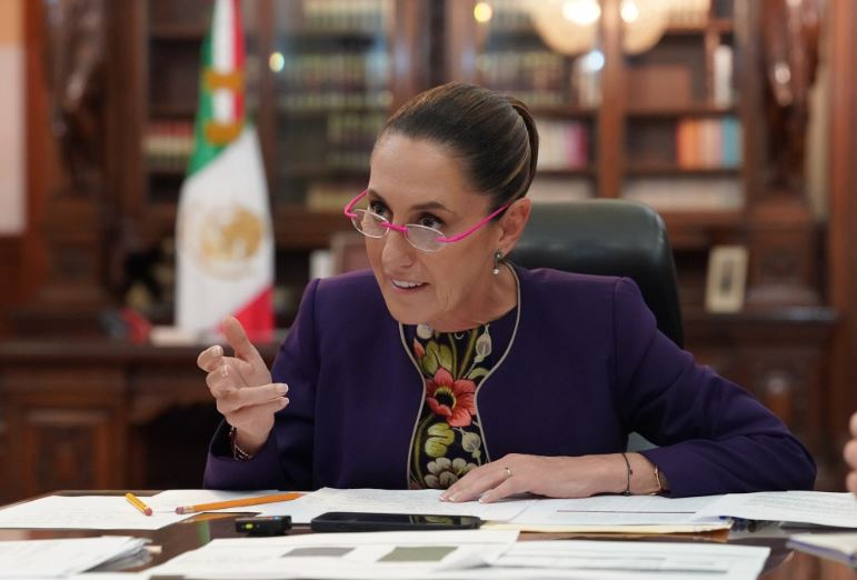 México libra 90 días más los aranceles tras llamada entre Sheinbaum y Trump