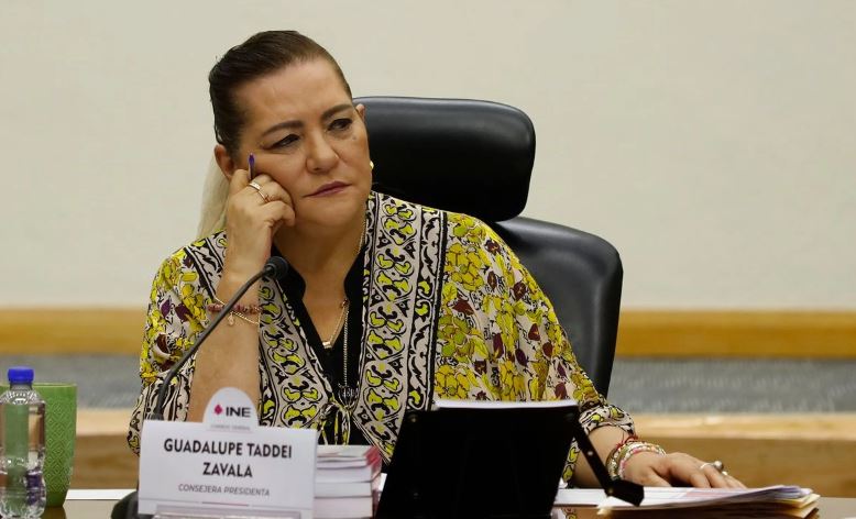 Baja INE multas por acordeones en la elección judicial