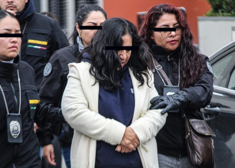 Trasladan a alcaldesa de Capulhuac a penal de Santiaguito en Edomex