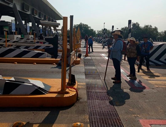 Bloquean Circuito Exterior Mexiquense, piden pago de terrenos expropiados