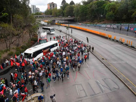 Ofrece Federación a maestros plan de 5 puntos; la CNTE lo lleva a consulta