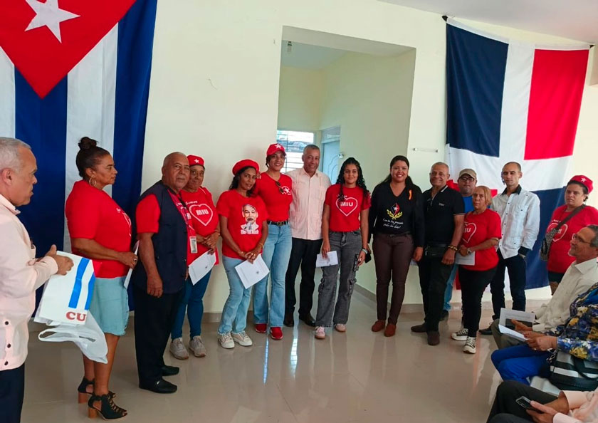 Dominicanos y cubanos recuerdan a Fidel Castro en su noveno aniversario luctuoso