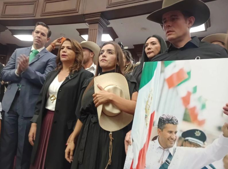 Grecia Quiroz, viuda de Carlos Manzo, asume presidencia municipal de Uruapan