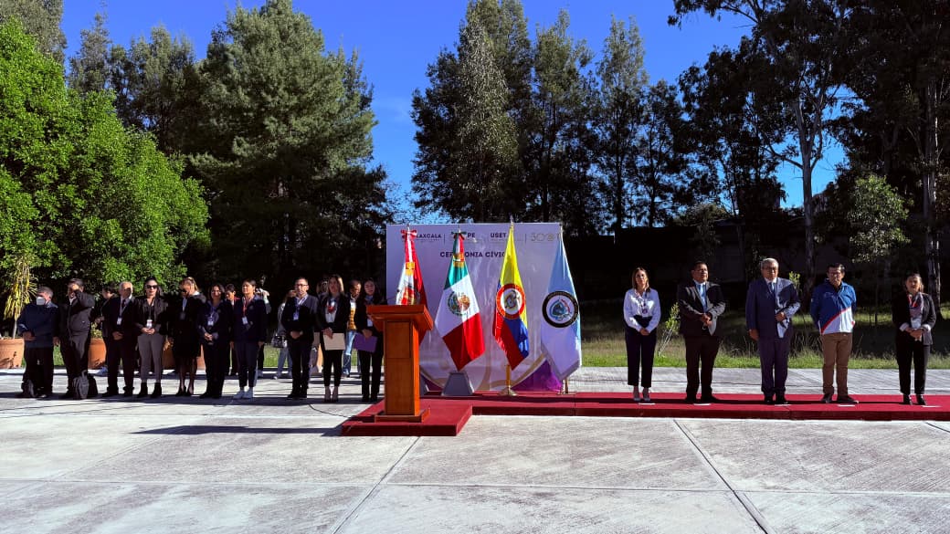 Fortalecen México y Colombia lazos académicos y culturales durante ceremonia cívica en SEPE-USET