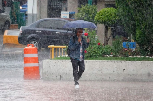 Frente frío 12 dejará fuertes lluvias en el sureste mexicano