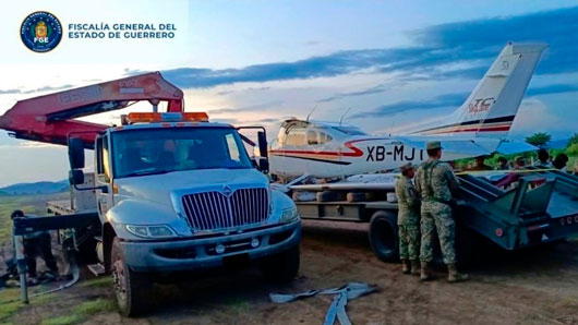 Fiscalía de Guerrero confirma aseguramiento de 3 aeronaves y una pista clandestina en Arcelia