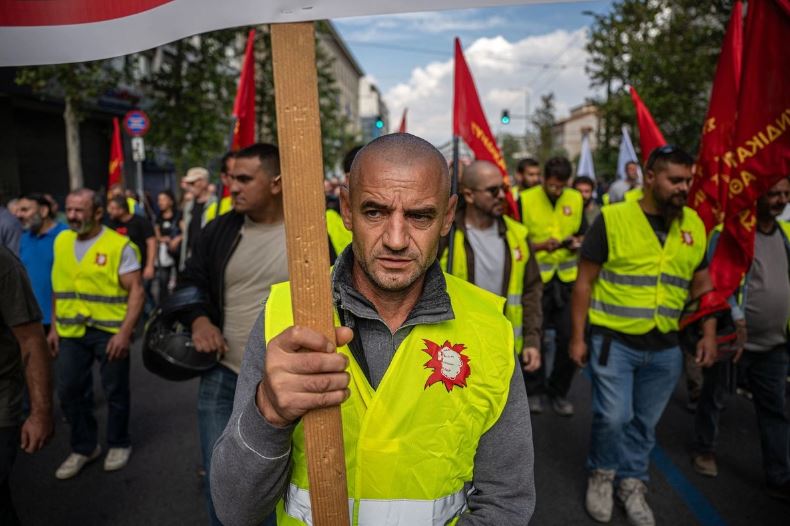 Huelga general por cambio a leyes laborales afecta servicios en toda Grecia