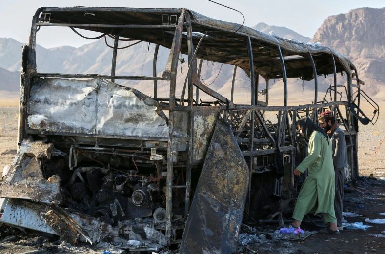 Choque de autobuses en Afganistán deja 79 muertos