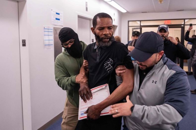 Intensificará ICE deportaciones en urbes gobernadas por demócratas