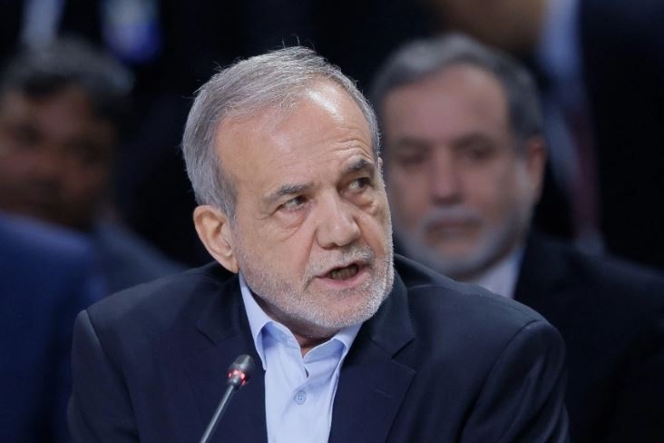 Presidente de Irán descarta cese de actividades nucleares 