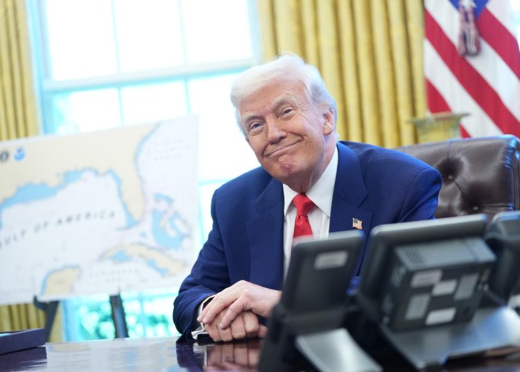 Trump anuncia que subirá los aranceles al acero del 25 % al 50 %