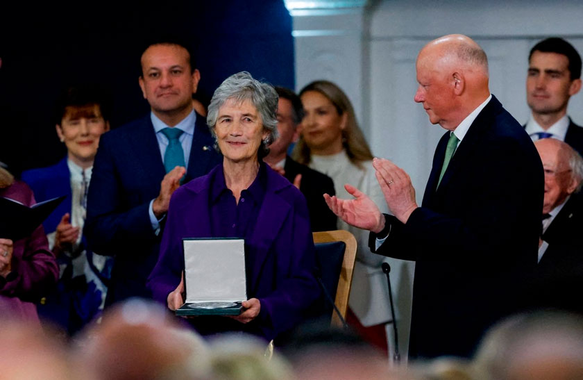 Catherine Connolly toma posesión como décima presidenta de Irlanda