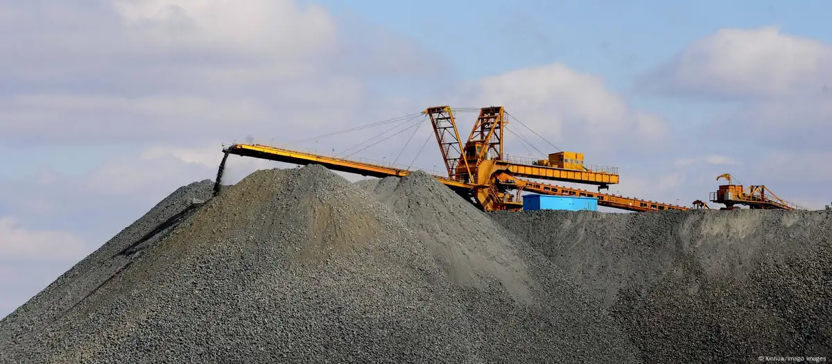 China anuncia más controles a exportación de tecnologías