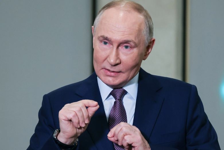 Descarta Putin que sanciones alteren bienestar de la economía rusa