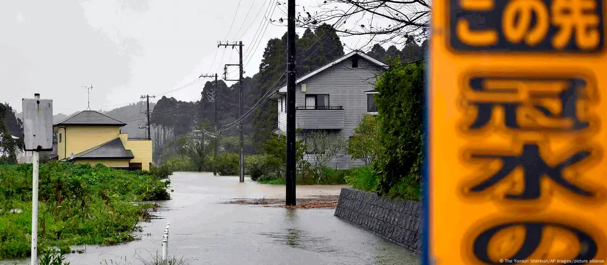 Activan alerta máxima en islas de Japón ante el tifón Halong