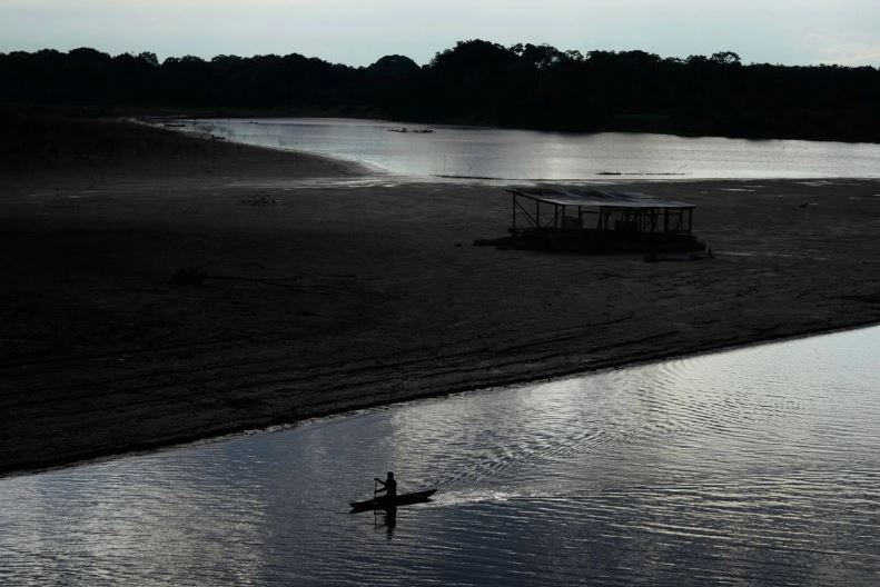 Mueren 107 personas al volcar embarcación al noroeste del Congo