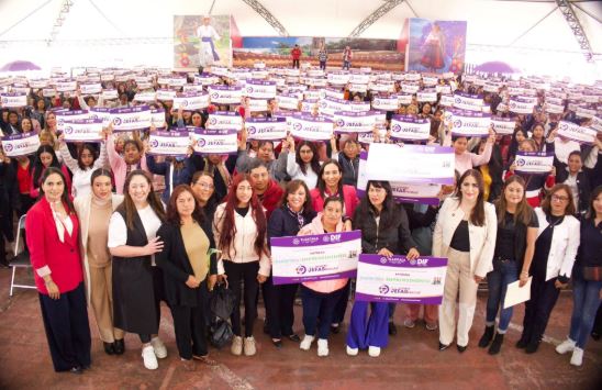 Entregó gobernadora Lorena Cuéllar paquetes del programa “Apoyo a Mujeres Jefas de Familia”