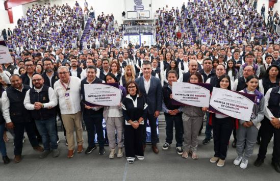 Equipó gobierno estatal planteles del Cobat con herramientas tecnológicas 