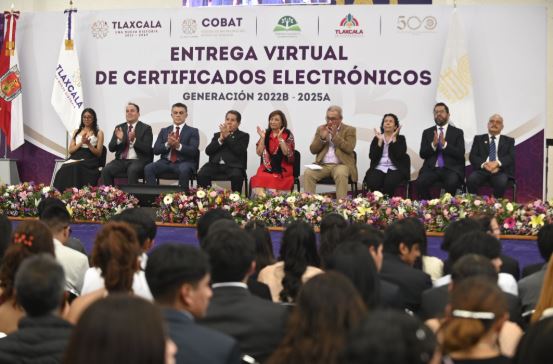 Realizó el Cobat la primera clausura simultánea de todos sus planteles 