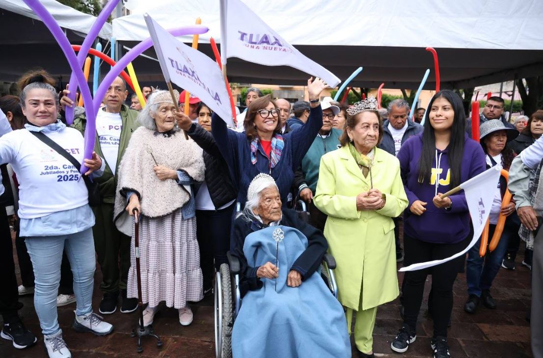 Reconoció gobernadora Lorena Cuéllar contribuciones de pensionados y jubilados de Tlaxcala