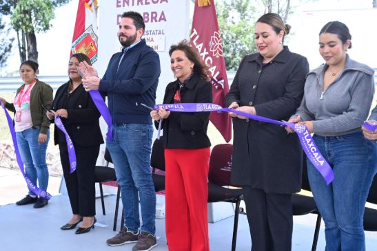 Entregó gobernadora Lorena Cuéllar puente vehicular en Chiautempan