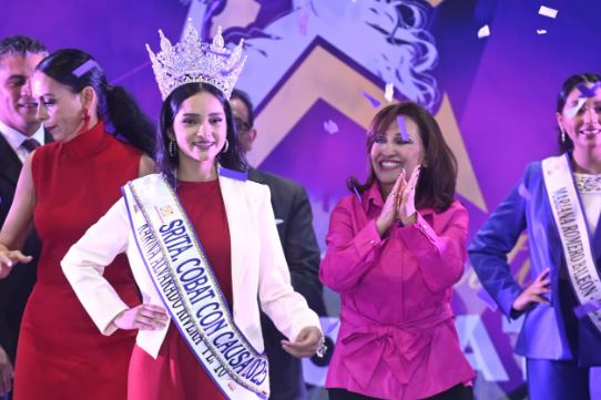 Ganó Karina Alvarado Rivera el certamen “Señorita Cobat con Causa 2025”