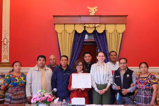 Fortalecen hermanamiento cultural y educativo entre Tlaxcala y San Juan Argueta, Guatemala