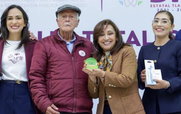 Con prótesis dentales gratuitas, personas adultas mayores recuperaron su bienestar