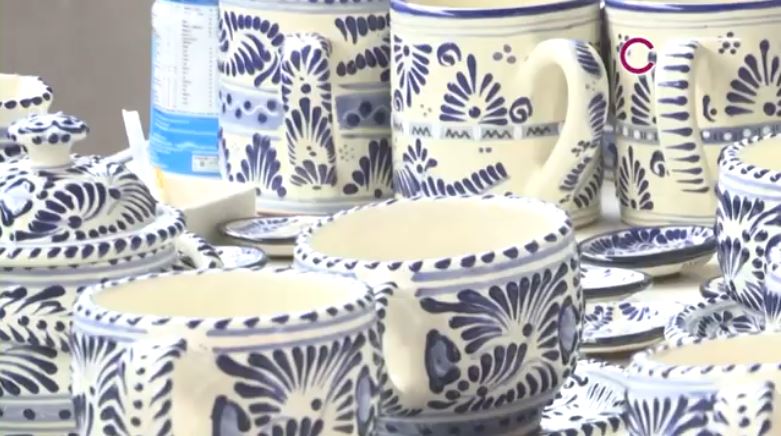 Fusionan popotillo y talavera en artesanías de San Pablo del Monte