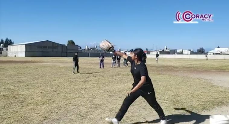 Debutaron “Novatas” en torneo de sóftbol de Chiautempan