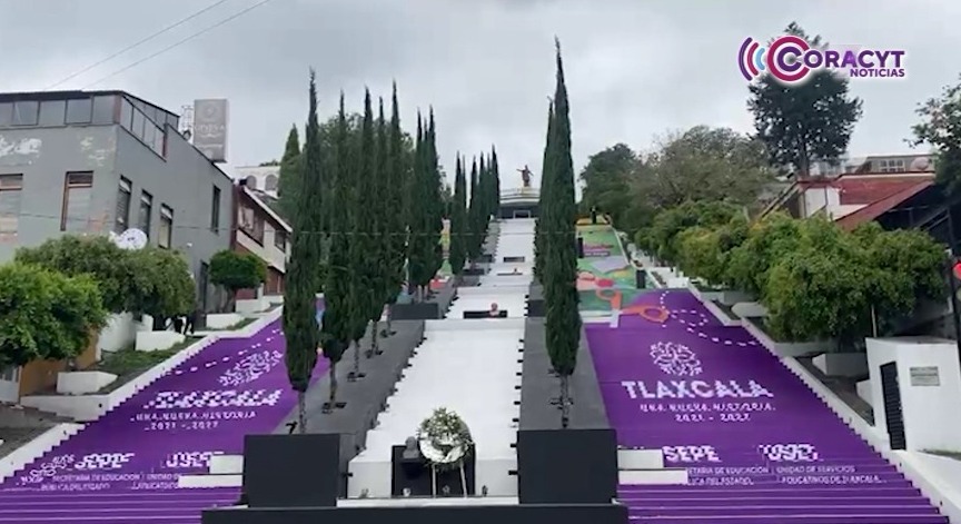 Escalinatas de los Héroes lucen decoración en honor a docentes