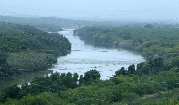 Advierten sobre creciente del río Bravo tras lluvias recientes