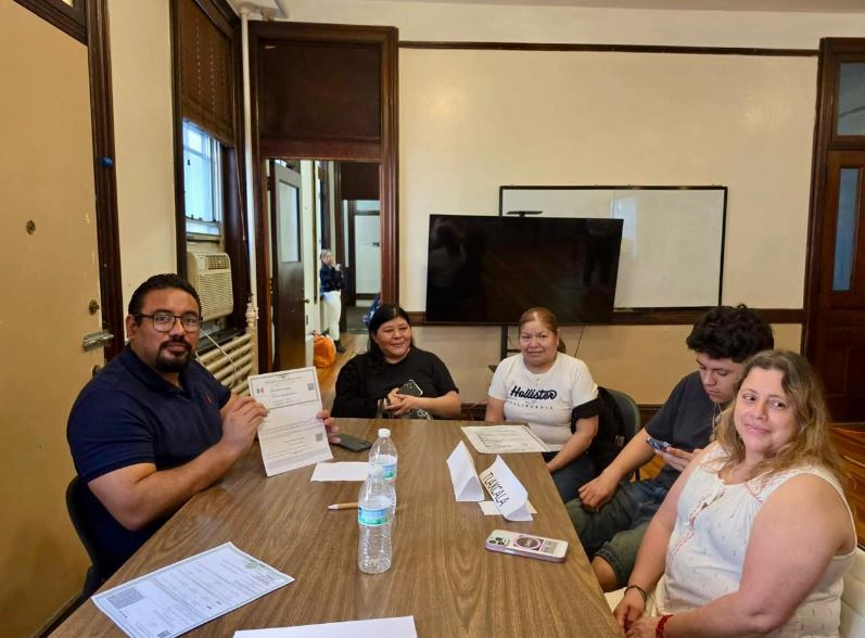 Gobierno de Tlaxcala lleva servicios de registro civil a migrantes en Nueva York