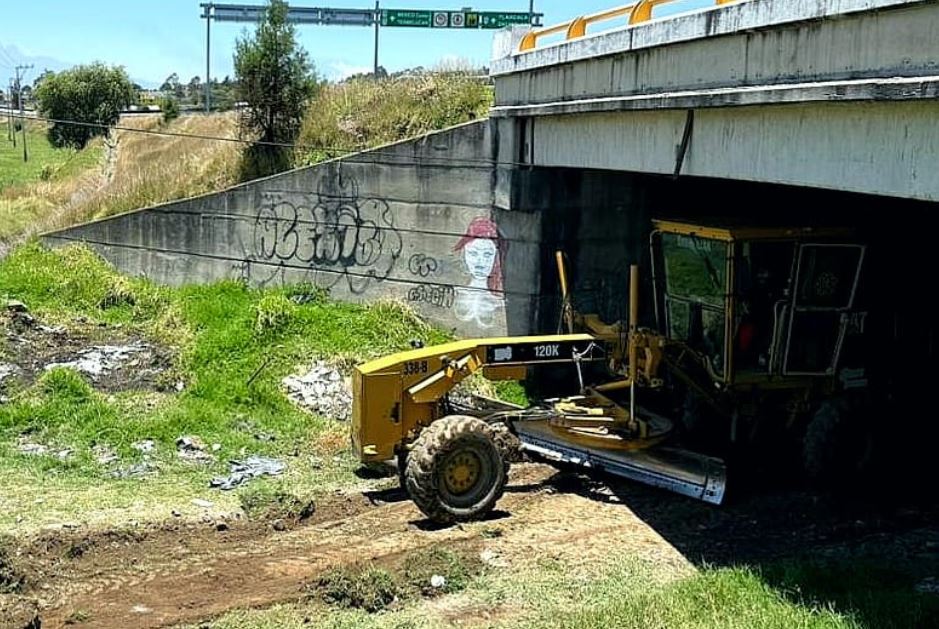 Gobierno municipal de Alfonso Sánchez García recupera la calle reforma en Atlahapa con rastreo y limpieza integral