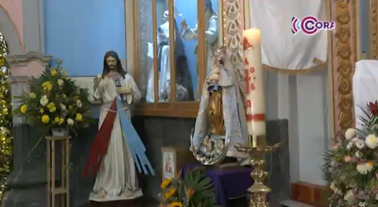 Españita se une en oración por la ofensa al Santísimo Sacramento 