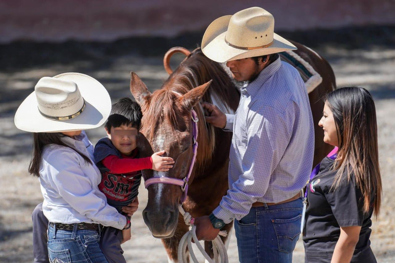 Equinoterapia brinda bienestar y desarrollo integral a personas con discapacidad