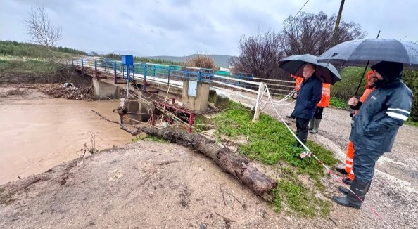 Evacuan a 11 mil personas en Andalucía, España por temporales